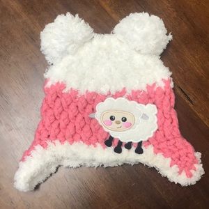 Hand made adorable baby hat approx size 2yr